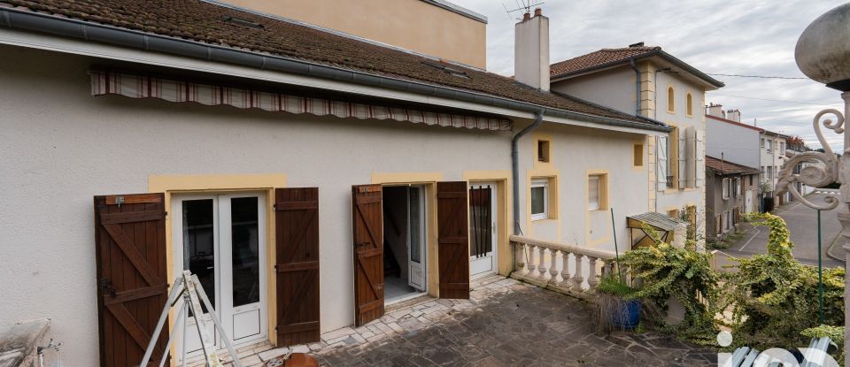 Maison traditionnelle 8 pièces de 220 m² à Corny-sur-Moselle (57680)