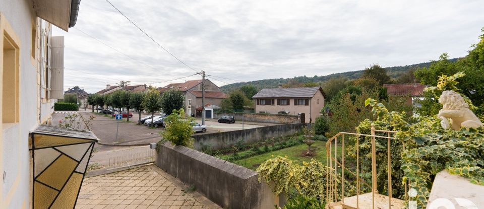 Maison traditionnelle 8 pièces de 220 m² à Corny-sur-Moselle (57680)