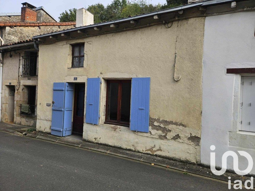 Maison de ville 4 pièces de 81 m² à Civray (86400)