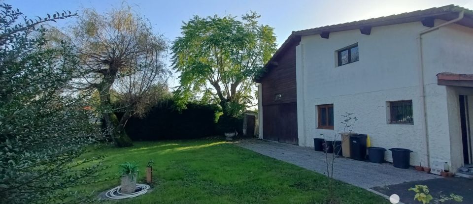 Traditional house 6 rooms of 170 m² in Arsac (33460)