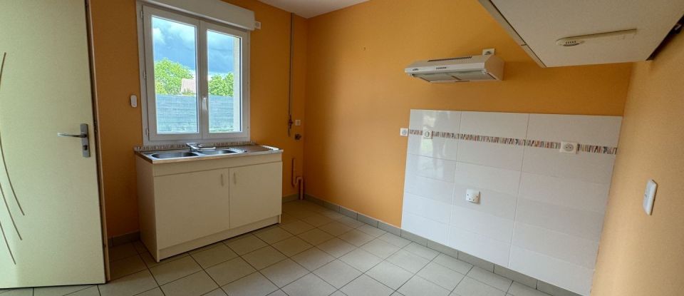 House 3 rooms of 75 m² in Châteauponsac (87290)