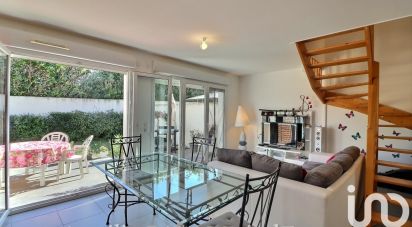 House 4 rooms of 76 m² in Châteauneuf-les-Martigues (13220)