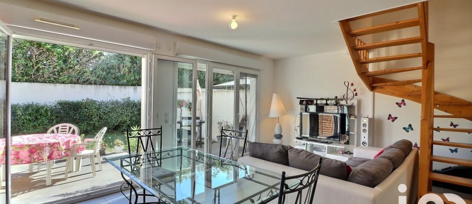 House 4 rooms of 76 m² in Châteauneuf-les-Martigues (13220)