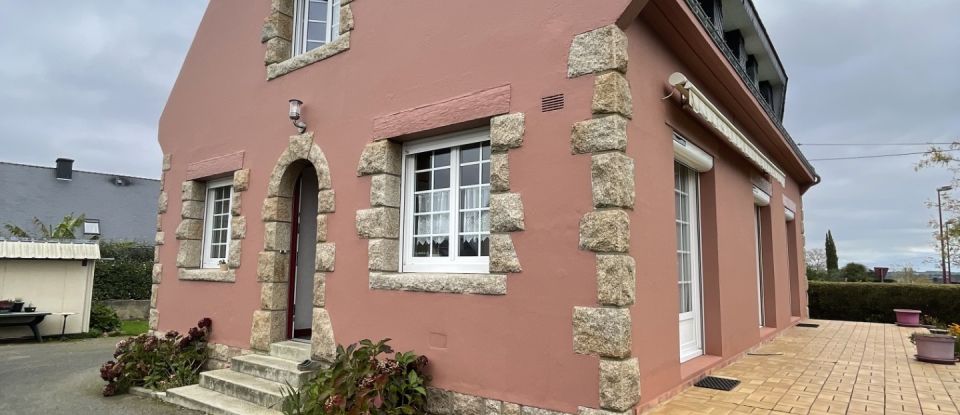 House 7 rooms of 139 m² in Le Sourn (56300)