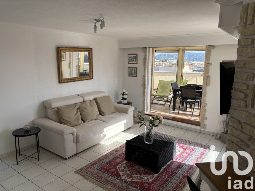 Apartment 3 rooms of 69 m² in Cavalaire-sur-Mer (83240)