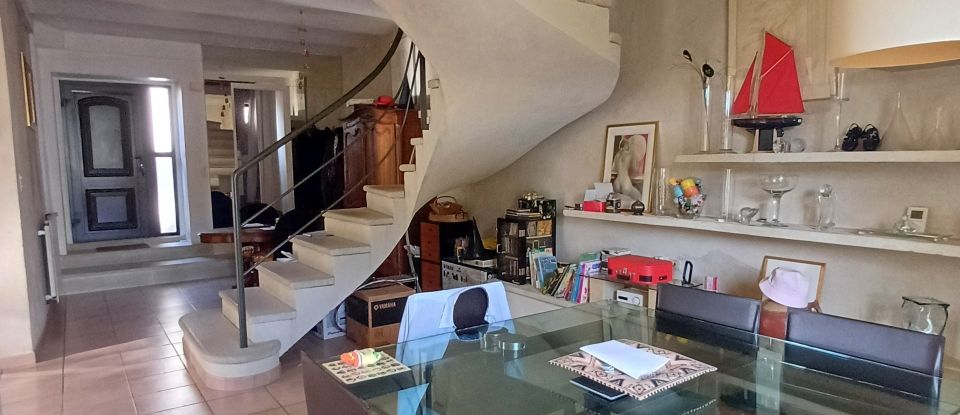 Maison 5 pièces de 130 m² à Nîmes (30000)