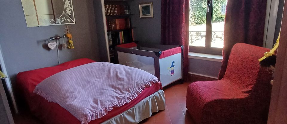 Maison 5 pièces de 130 m² à Nîmes (30000)