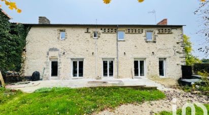 Country house 7 rooms of 190 m² in Lys-Haut-Layon (49540)