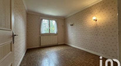 House 5 rooms of 88 m² in Saint-Julien-du-Sault (89330)