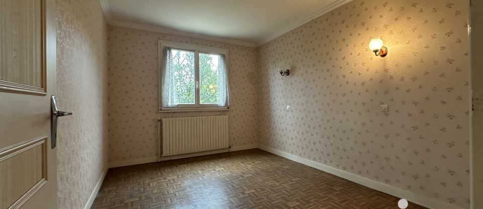 House 5 rooms of 88 m² in Saint-Julien-du-Sault (89330)