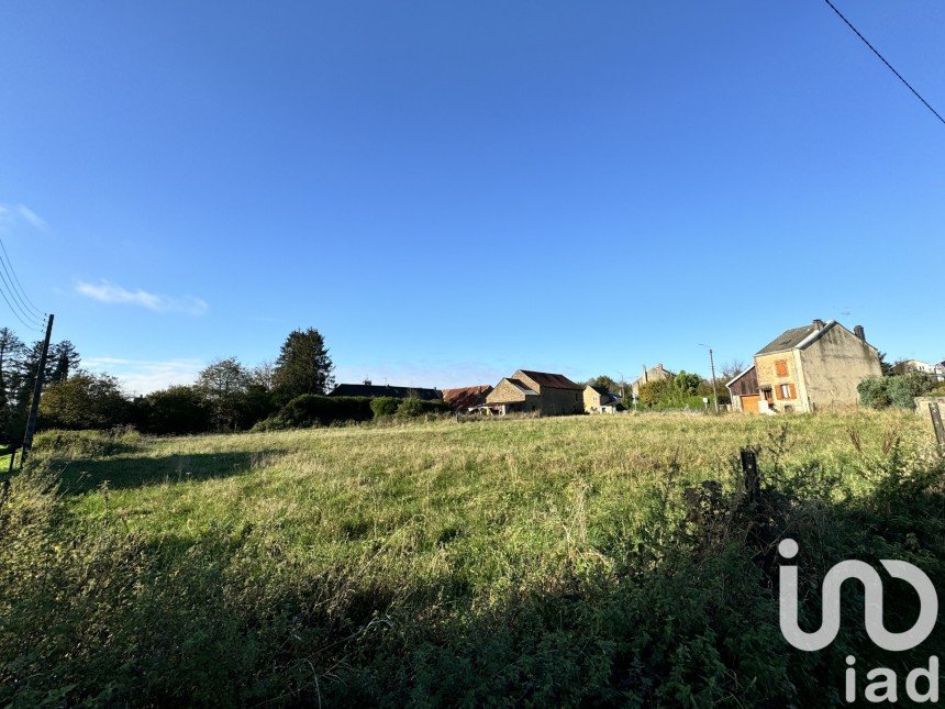 Land of 3,208 m² in Vivier-au-Court (08440)