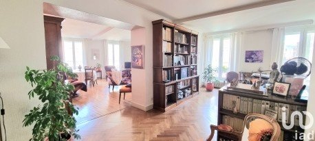 Apartment 4 rooms of 178 m² in Saint-Étienne (42000)