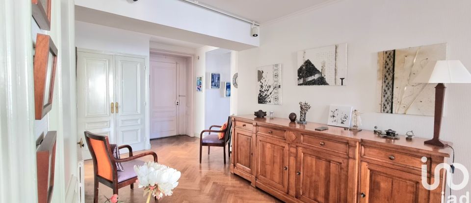 Apartment 4 rooms of 178 m² in Saint-Étienne (42000)