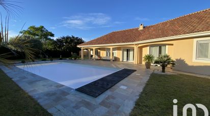 House 8 rooms of 250 m² in Lée (64320)