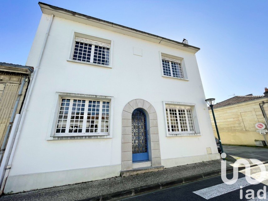 Maison de ville 7 pièces de 190 m² à Pauillac (33250)