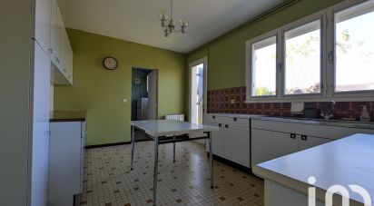 Traditional house 5 rooms of 110 m² in Saint-Louis-de-Montferrand (33440)