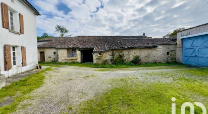 Maison de village 8 pièces de 271 m² à Roullet-Saint-Estèphe (16440)