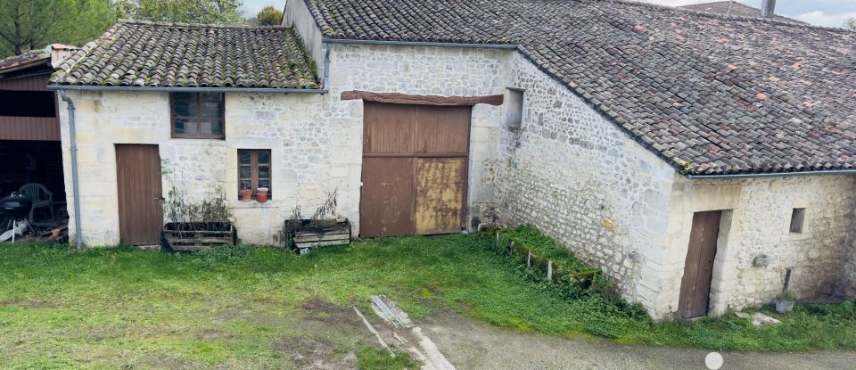 Village house 8 rooms of 271 m² in Roullet-Saint-Estèphe (16440)