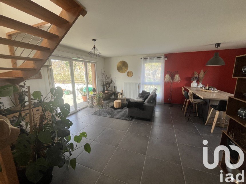 Appartement 4 pièces de 90 m² à Rumilly (74150)