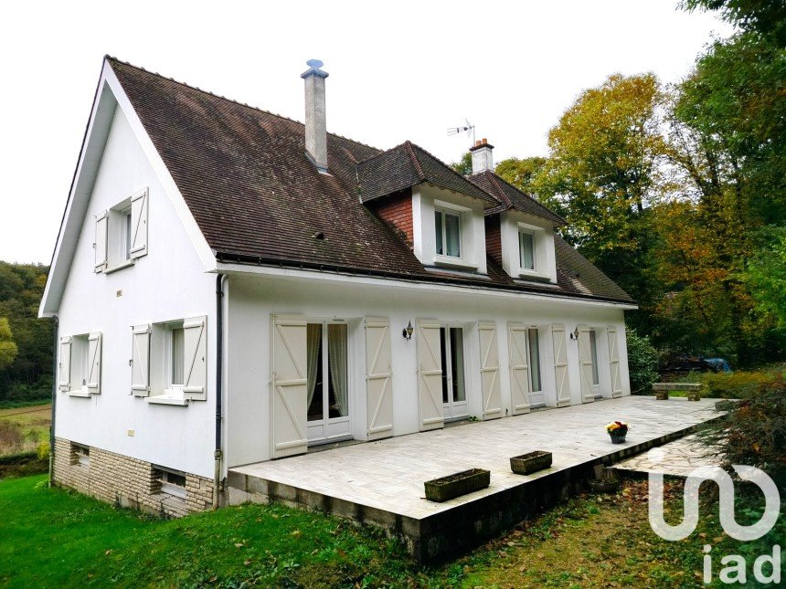 Traditional house 9 rooms of 189 m² in Rochecorbon (37210)