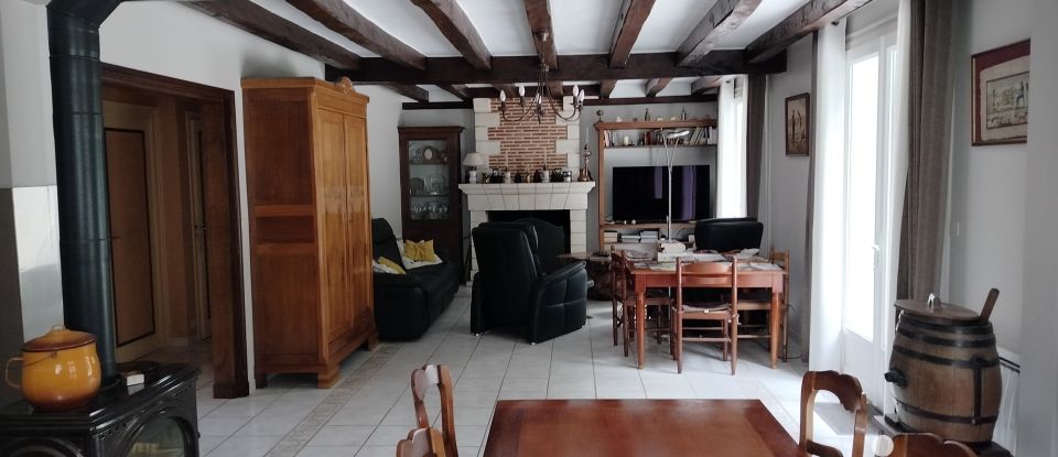 Traditional house 9 rooms of 189 m² in Rochecorbon (37210)