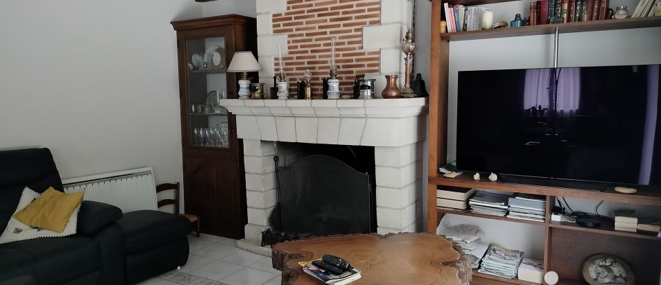 Traditional house 9 rooms of 189 m² in Rochecorbon (37210)