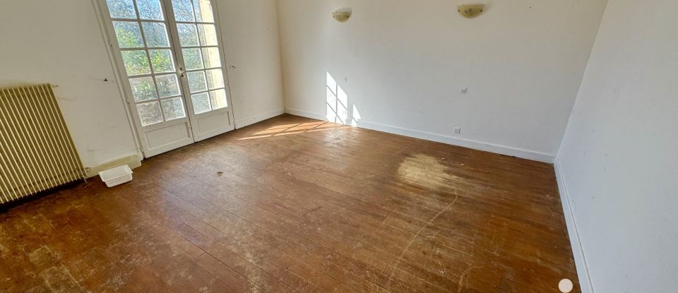 Maison 7 pièces de 240 m² à Ouvrouer-les-Champs (45150)