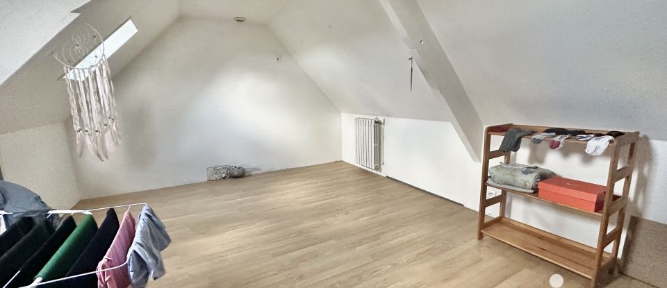 Maison traditionnelle 5 pièces de 107 m² à - (50440)