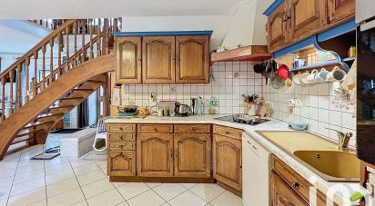 Maison 8 pièces de 178 m² à Hénanbihen (22550)