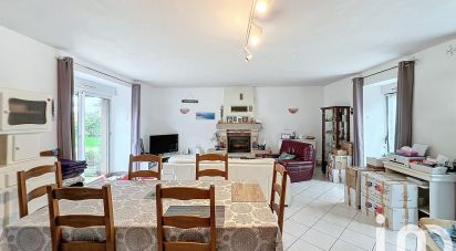 Maison 8 pièces de 178 m² à Hénanbihen (22550)