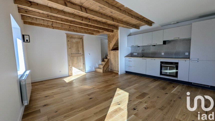 Appartement 2 pièces de 43 m² à Huez (38750)