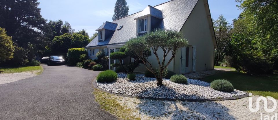 Traditional house 9 rooms of 217 m² in Saint-Avé (56890)