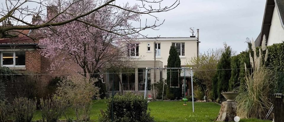 Maison 8 pièces de 215 m² à Saint-Saulve (59880)