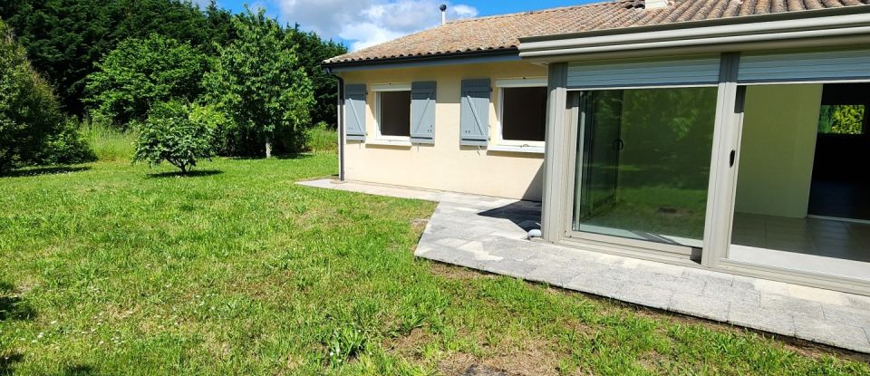 Pavillon 5 pièces de 130 m² à Saint-Aubin-de-Blaye (33820)