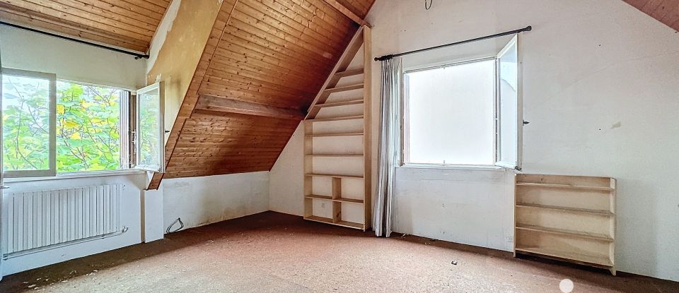 Maison 8 pièces de 185 m² à Le Mesnil-le-Roi (78600)