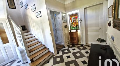 Traditional house 7 rooms of 146 m² in Mandres-les-Roses (94520)