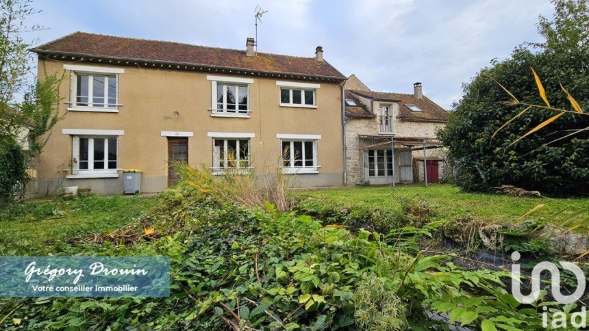 Maison de campagne 6 pièces de 180 m² à Faÿ-lès-Nemours (77167)