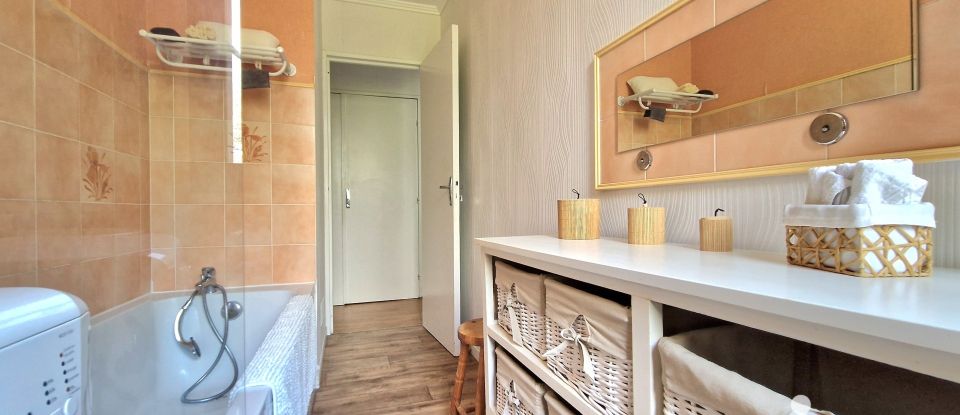 Appartement 4 pièces de 77 m² à Saint-Raphaël (83700)