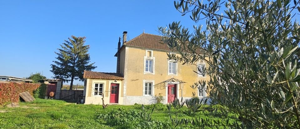 Village house 6 rooms of 143 m² in Villognon (16230)