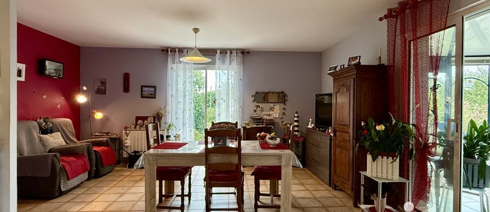 House 4 rooms of 89 m² in Champeaux (50530)