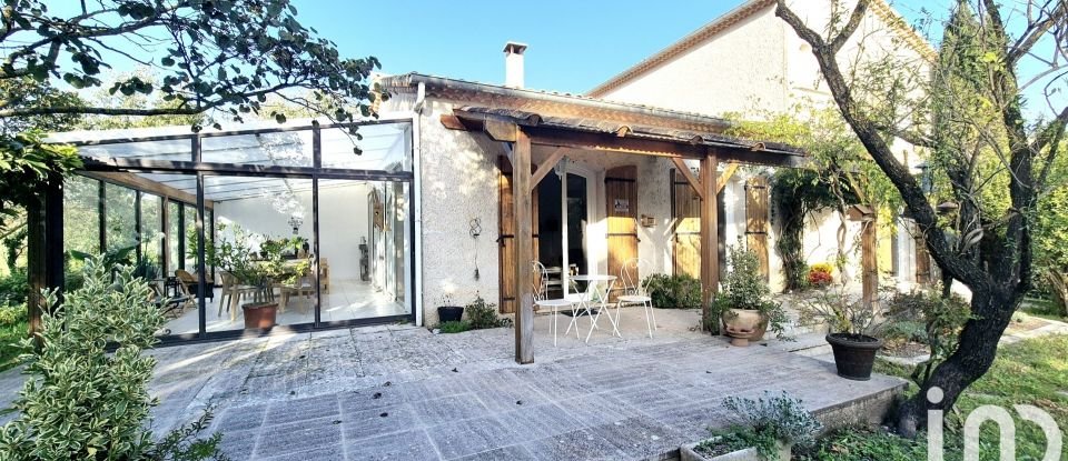 Traditional house 6 rooms of 175 m² in Saumane-de-Vaucluse (84800)