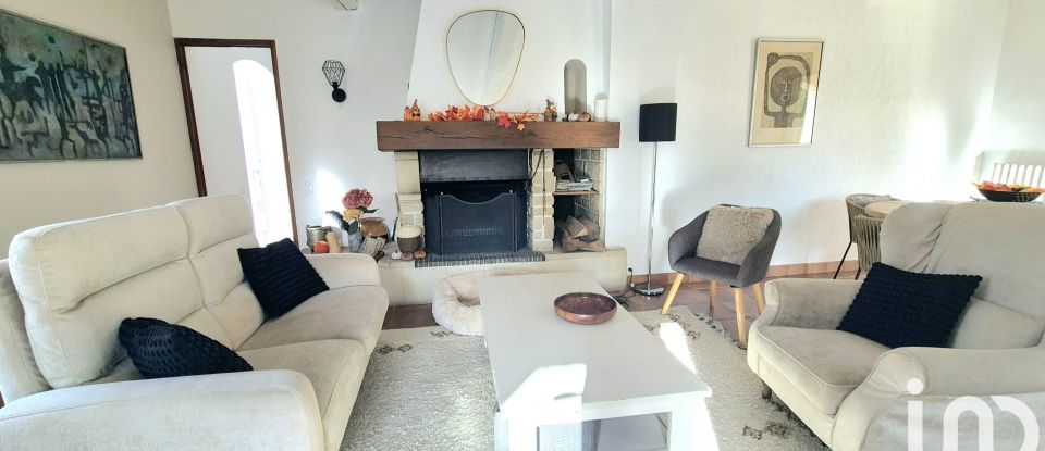 Traditional house 6 rooms of 175 m² in Saumane-de-Vaucluse (84800)