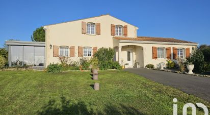 House 7 rooms of 192 m² in Juillac-le-Coq (16130)