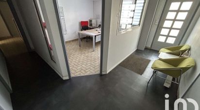 House 10 rooms of 1,370 m² in Saint-Lin (79420)