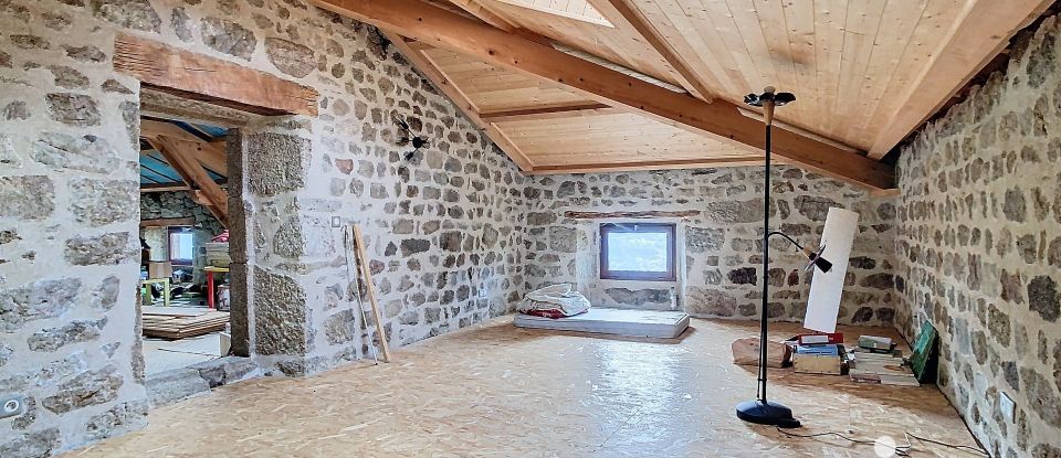 Traditional house 8 rooms of 178 m² in Saint-Sauveur-en-Rue (42220)