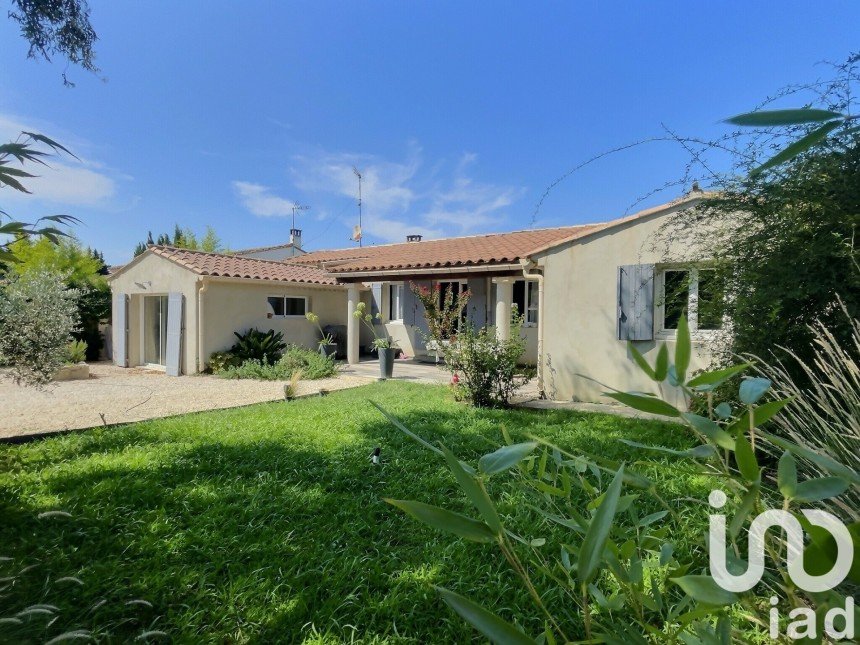 Maison traditionnelle 5 pièces de 116 m² à Mouriès (13890)