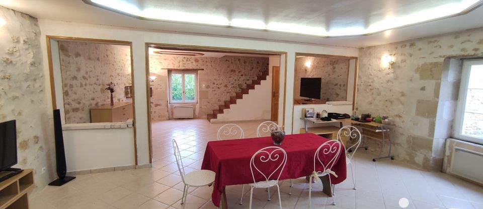 House 7 rooms of 175 m² in Lussac-les-Châteaux (86320)