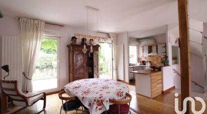 Traditional house 6 rooms of 160 m² in Fresnes (94260)