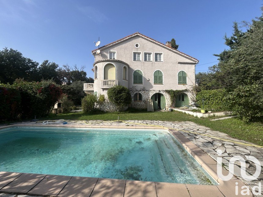 Traditional house 6 rooms of 170 m² in Vence (06140)