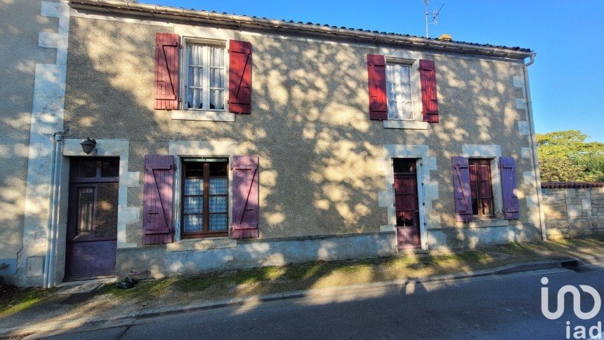 Village house 4 rooms of 126 m² in Maillezais (85420)